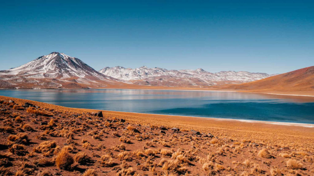 Foto de Lagunas Antiplânicas no Deserto do Atacama no Chile 